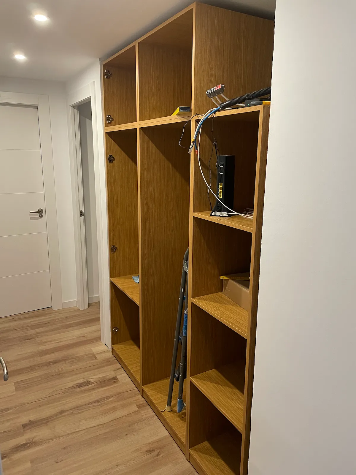 Estructura de armario a medida en madera de roble Valencia